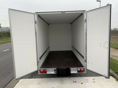 Dubbelas Gesloten aanhangwagen 300x150x180