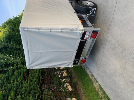 Enkelas aanhangwagen met huif 258x130x150