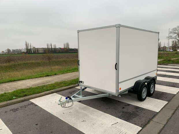 Dubbelas Gesloten aanhangwagen 252x150x180